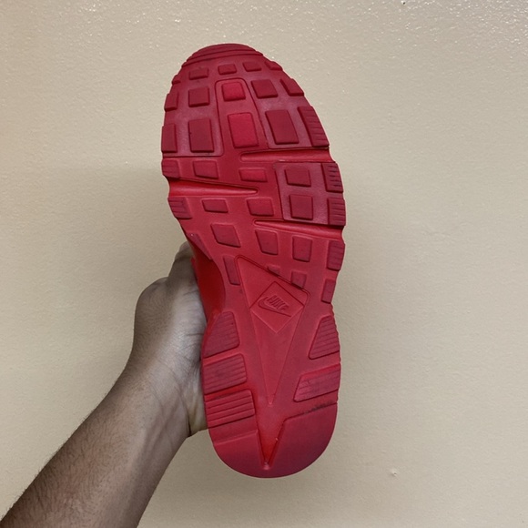 Nike Air Huarache “Triple Red” - Picture 15 of 16